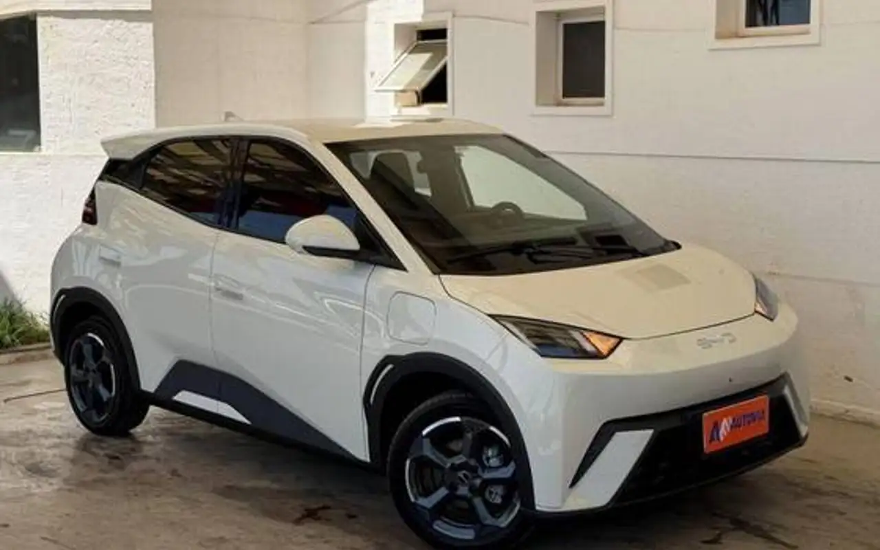 BYD DOLPHIN MINI 38 KW ELÉTRICO 5L — foto 1 de 17