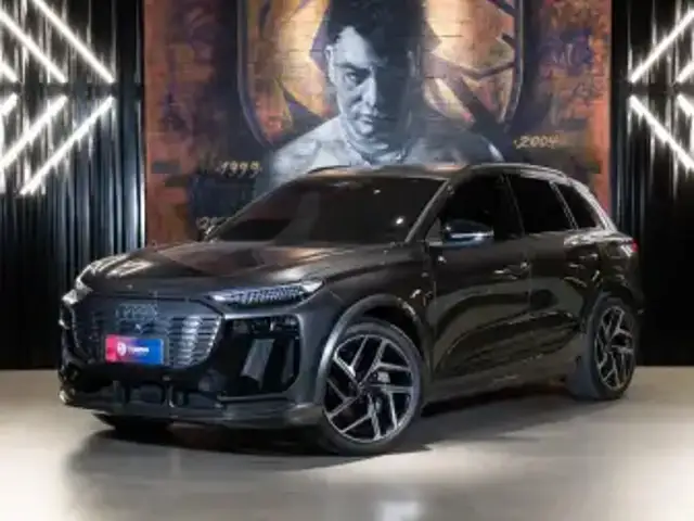 AUDI Q6 E-TRON 100 KW ELÉTRICO PERFORMANCE BLACK QUATTRO em Itapema, SC