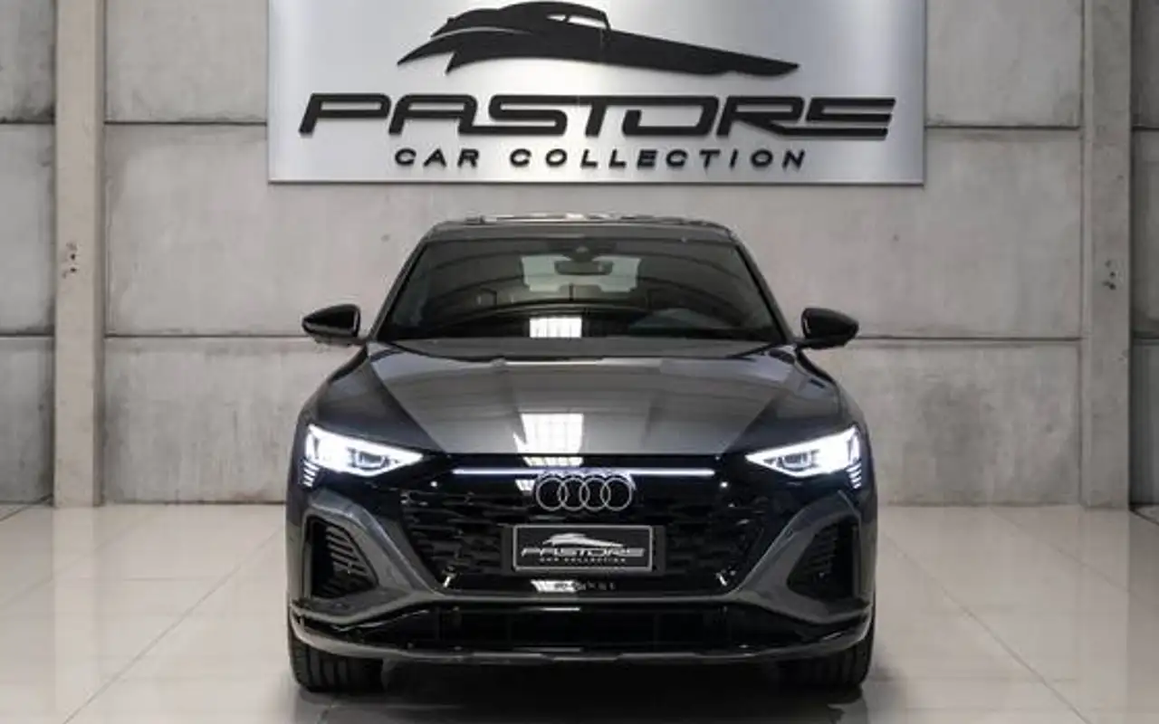AUDI Q8 E-TRON 55 ELÉTRICO SPORTBACK PERFORMANCE BLACK QUATTRO — foto 1 de 20