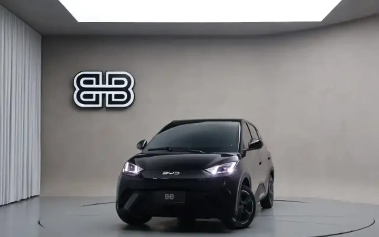 BYD DOLPHIN MINI 38 KW ELÉTRICO 5L — foto 1 de 16