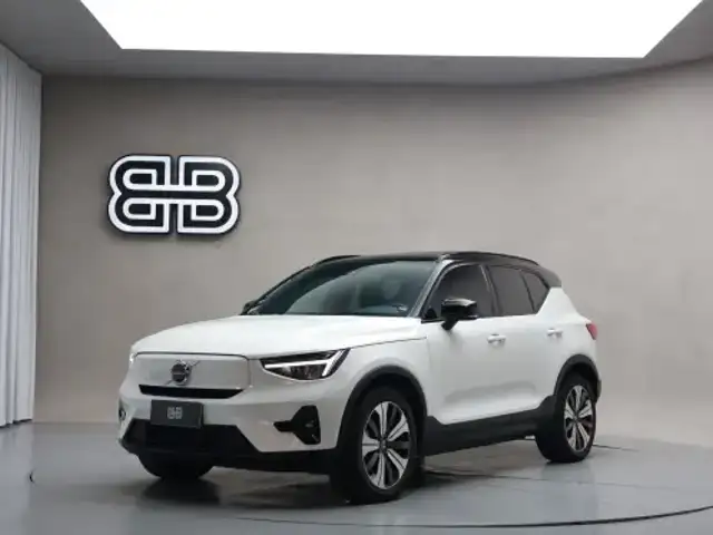 VOLVO XC40 P6 RECHARGE ELECTRIC PLUS em São Paulo, SP