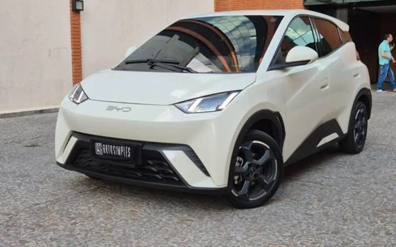 BYD DOLPHIN MINI 38 KW ELÉTRICO 5L — foto 1 de 8