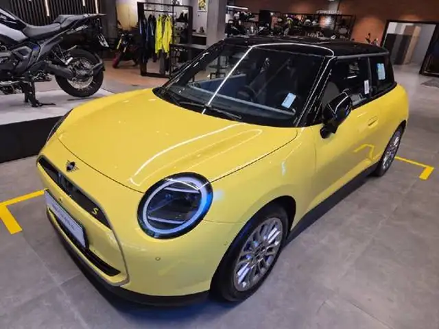 MINI COOPER 49,2 KW ELÉTRICO 2P SE em Barueri, SP