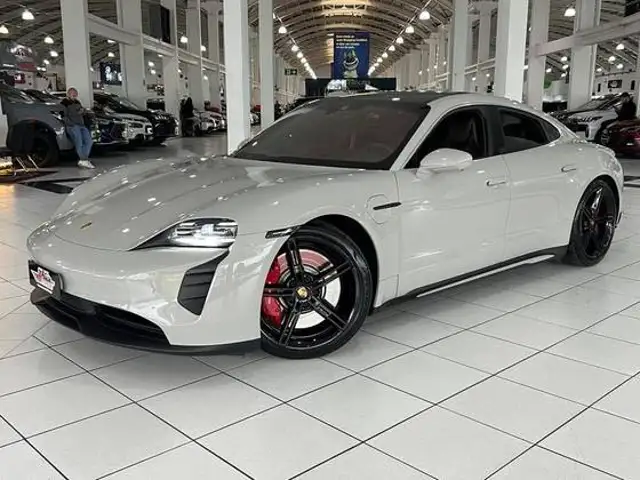 PORSCHE TAYCAN 4S ELÉTRICO em Curitiba, PR