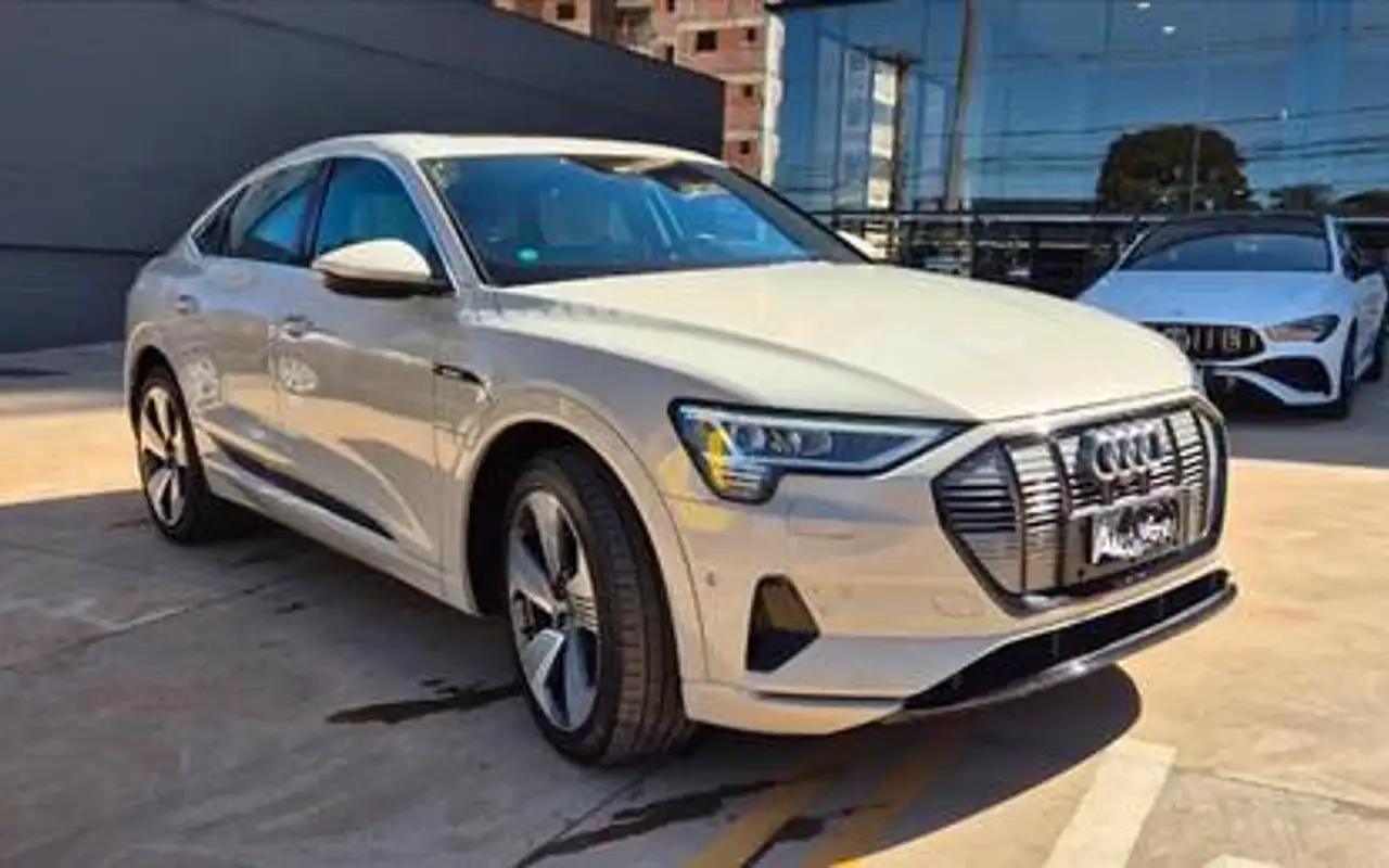 AUDI E-TRON ELÉTRICO SPORTBACK PERFORMANCE QUATTRO — foto 1 de 10
