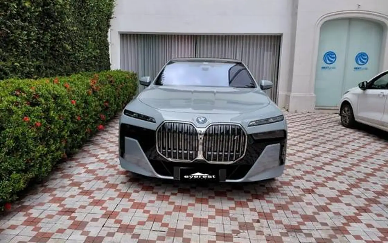 BMW i7 ELÉTRICO XDRIVE60 M SPORT — foto 1 de 8