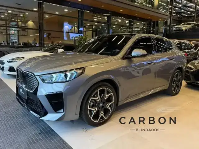 BMW iX2 64,8 KW ELÉTRICO XDRIVE30 M SPORT em São Paulo, SP