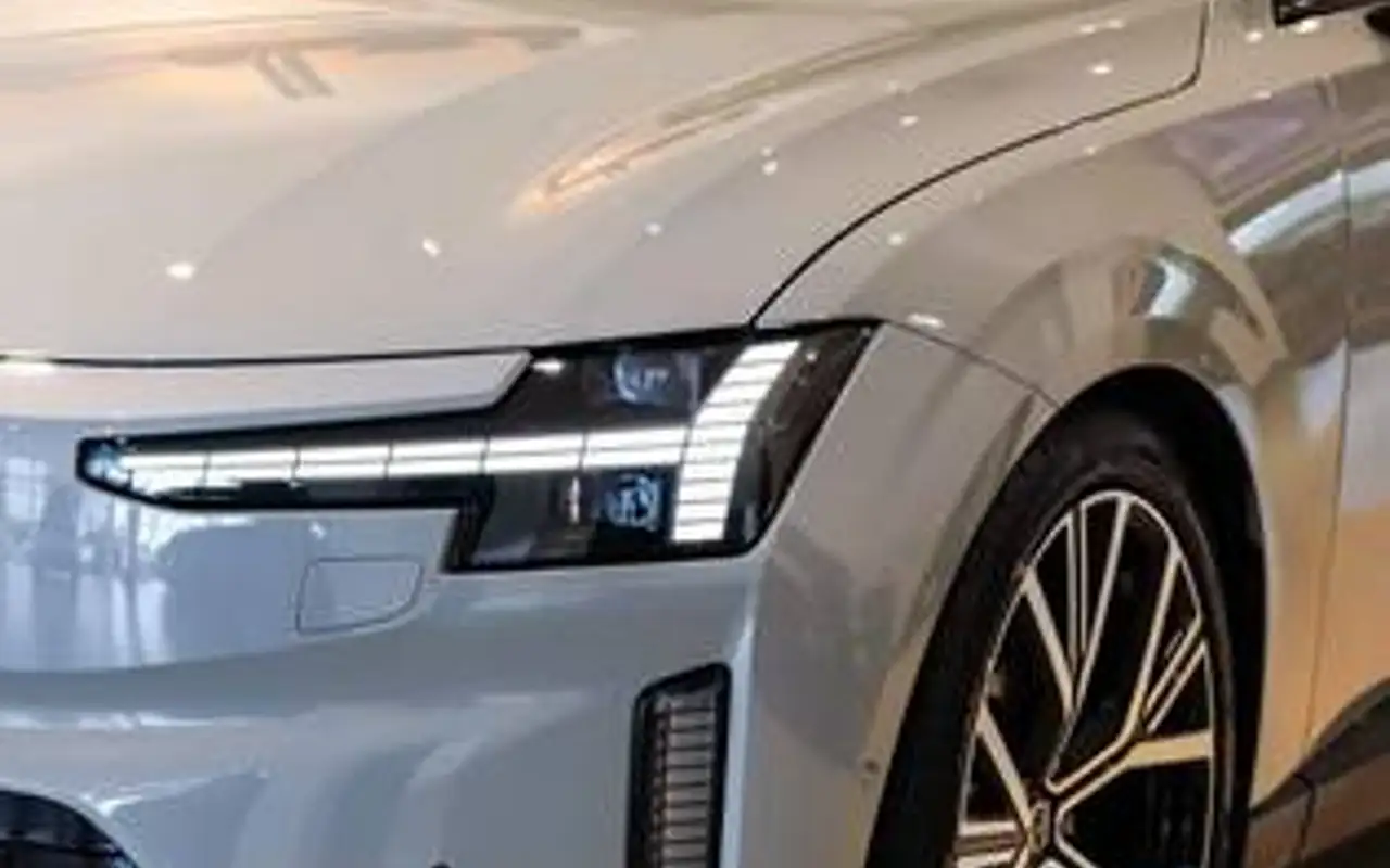 VOLVO ES90 106 KW ELÉTRICO ULTRA AWD — foto 1 de 9