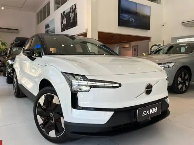 VOLVO EX30 51 KW ELÉTRICO PLUS em São Paulo, SP